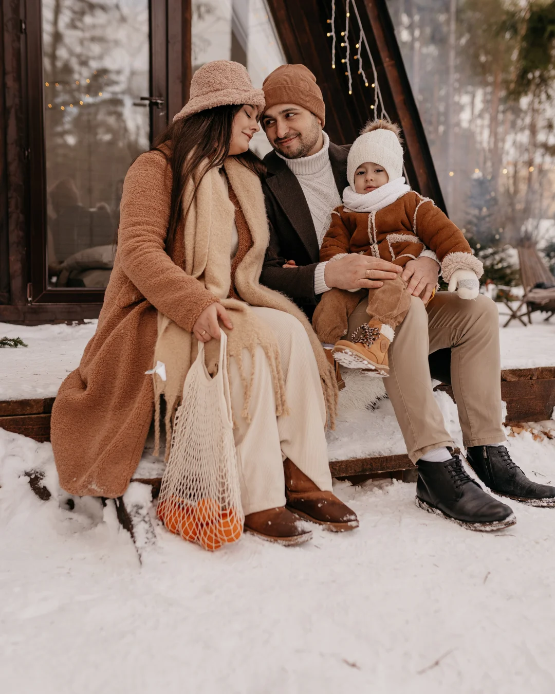 White House with American flag representing US-UK tax expertise